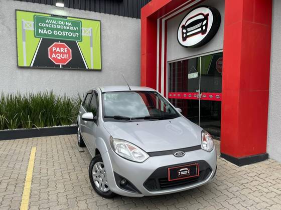 FORD FIESTA 1.6 ROCAM SE 8V FLEX 4P MANUAL FORD FIESTA 1.6 ROCAM SE 8V FLEX 4P MANUAL